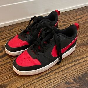 Nike Court Borough Low 2 Unisex Sneaker Sz 5 Y Black/Red Leather Shoes